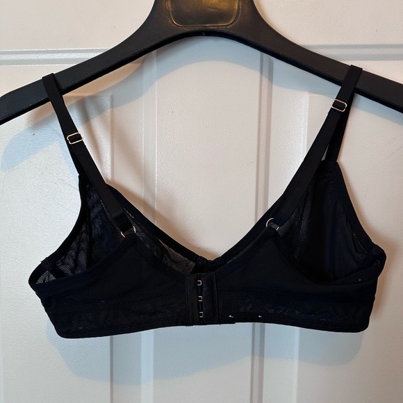 Savage X Fenty Nothin’ But Net Unlined Plunge Bra - Picture 7 of 10